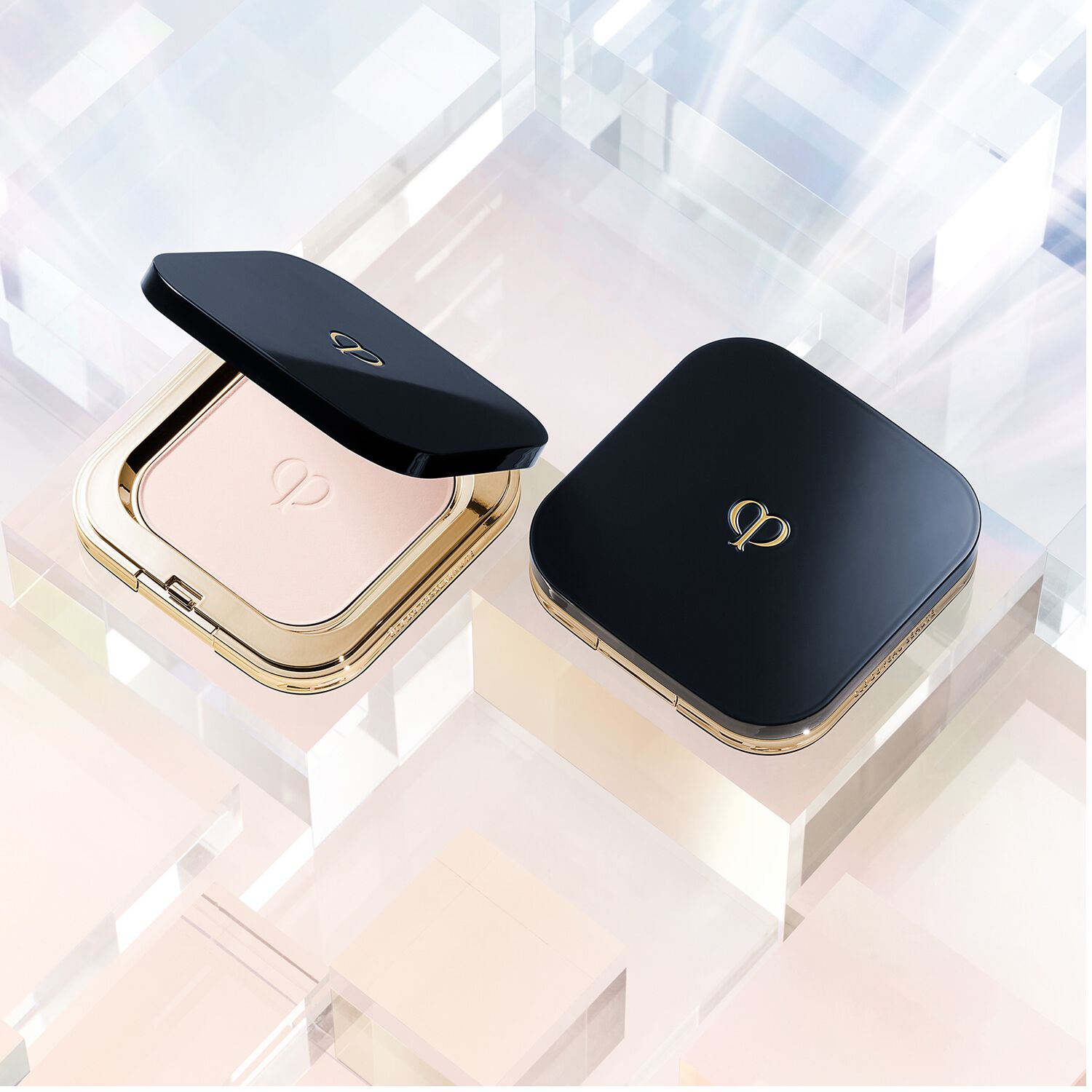 Refining Pressed Powder | Clé de Peau Beauté