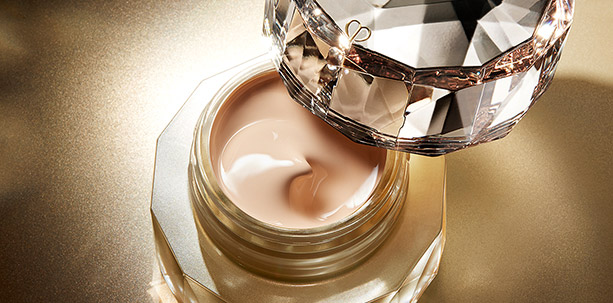 Cle de Peau