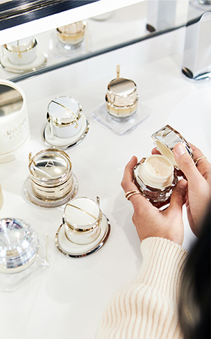 Explore the ultimate in anti-aging with La Crème.