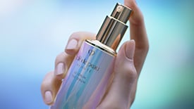 Bienfaits du soin éclat clé | Cl&eacute; de Peau Beaut&eacute;