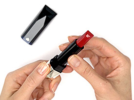 Comment recharger le rouge à lèvres très onctueux | Cl&eacute; de Peau Beaut&eacute;